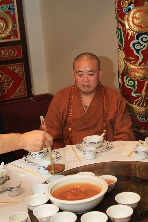少林寺方丈释永信最新动态，禅意盎然的小巷与独特禅味小店探索