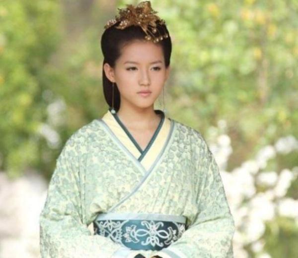 如何成为出色演员？刘莹的演员之路——步骤指南